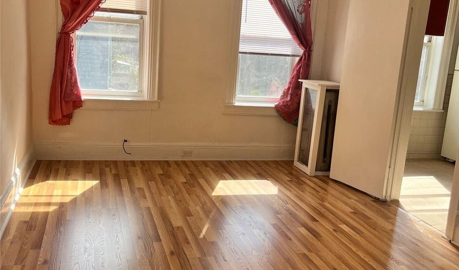 87-20 Jamaica Ave 2, Woodhaven, NY 11421 - 3 Beds, 1 Bath