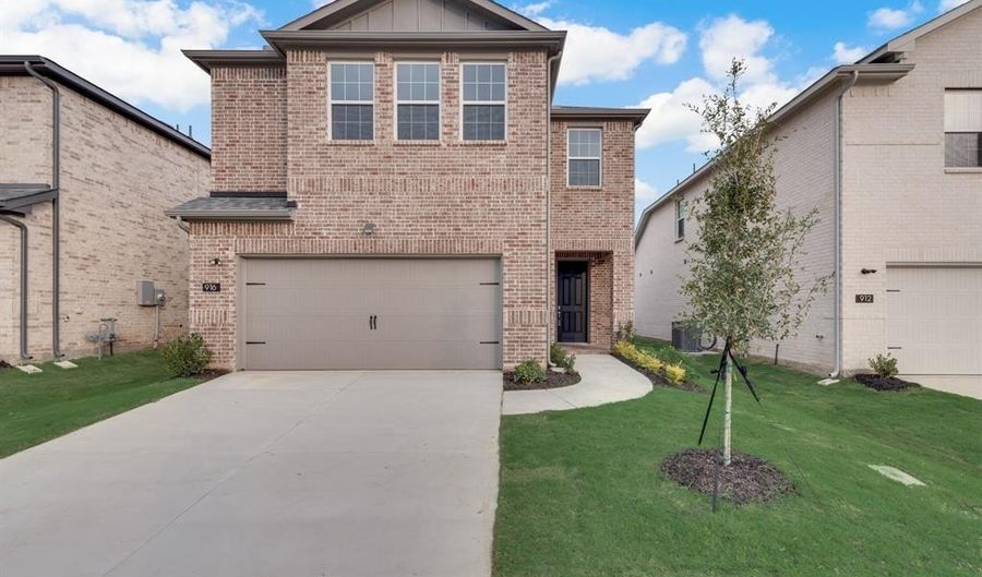 916 Santa Lucia Dr, Anna, TX 75409 - 4 Beds, 3 Bath