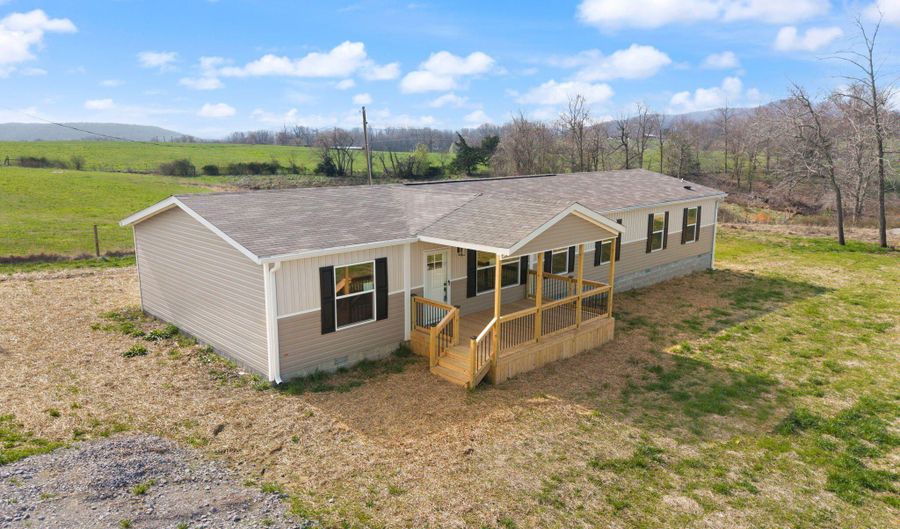 906 Denney Rd, Albany, KY 42602 - 5 Beds, 3 Bath
