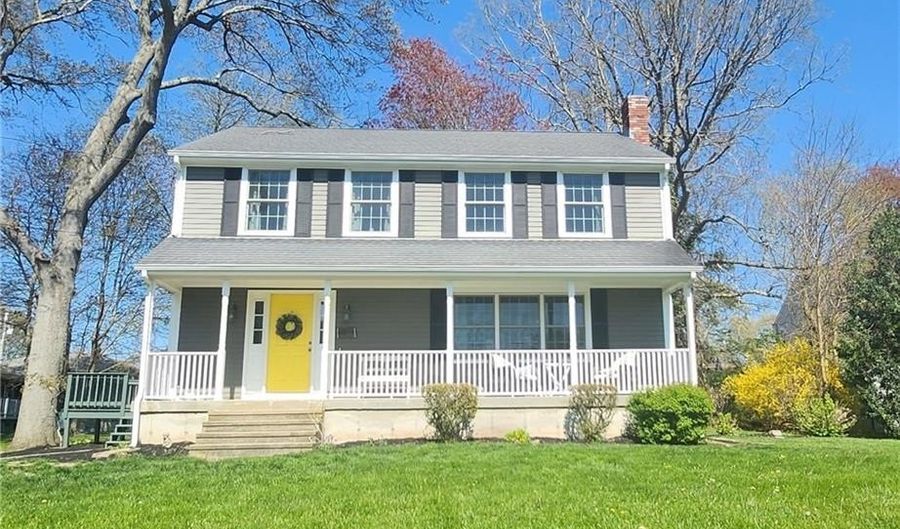 54 Sefton Dr, Bristol, RI 02809 - 3 Beds, 3 Bath