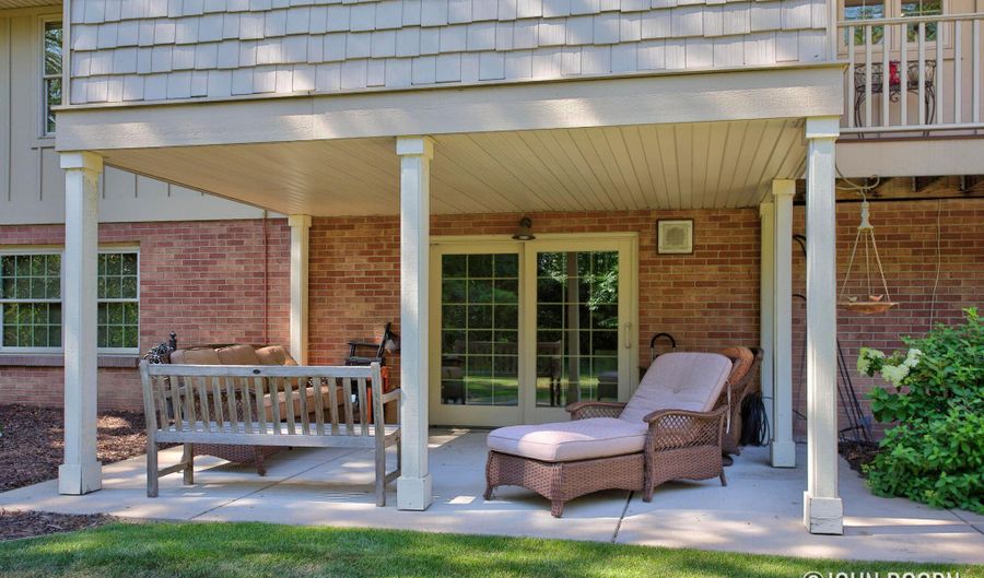 626 Spaulding Ave SE, Ada, MI 49301 - 4 Beds, 3 Bath