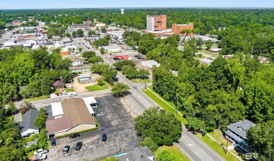 407 E 2nd St, Bay Minette, AL 36507 - 6 Beds, 3 Bath