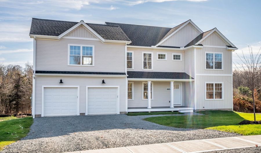 975 High Rd, Berlin, CT 06037 - 4 Beds, 3 Bath