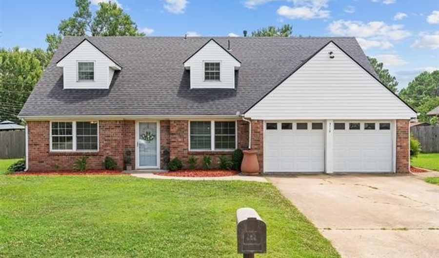 5115 Parsons Dr, Bartlesville, OK 74006 - 5 Beds, 3 Bath