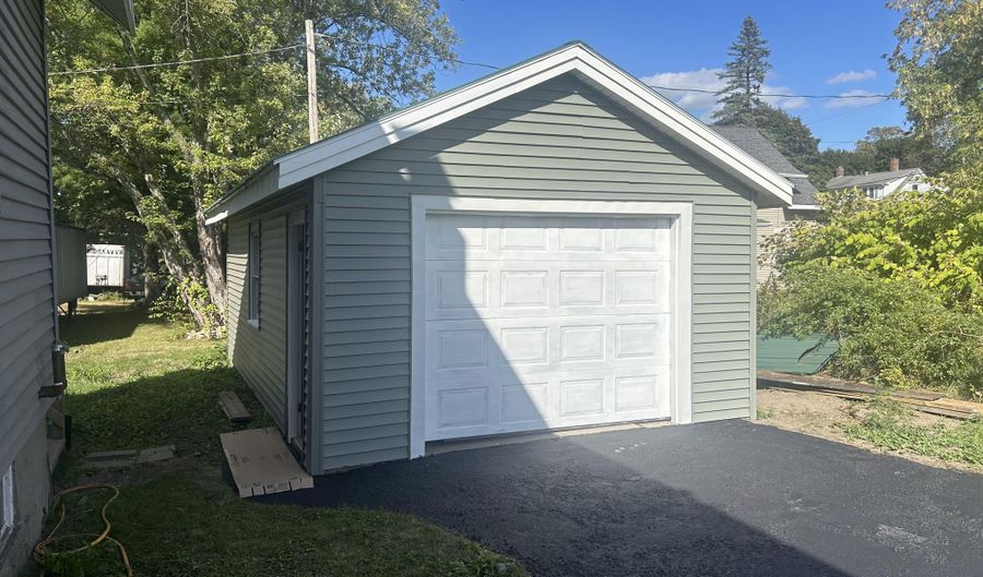 6 Fowler St, Augusta, ME 04330 - 4 Beds, 2 Bath