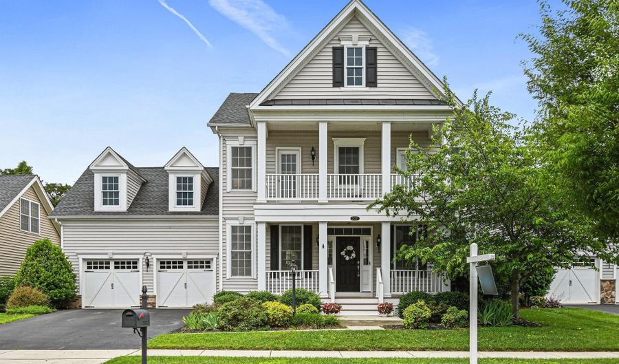 24247 PURPLE FINCH Dr, Aldie, VA 20105 - 4 Beds, 4 Bath