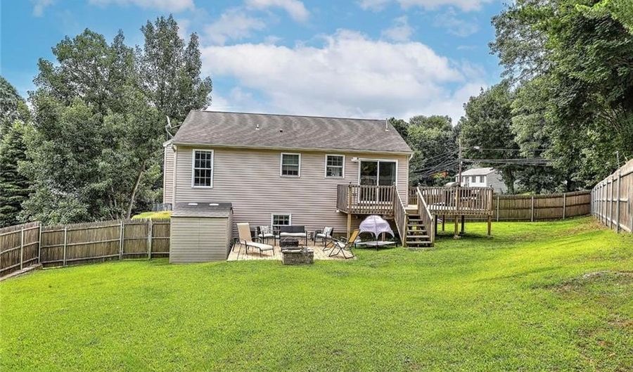 5 Craigie Ave, Johnston, RI 02919 - 2 Beds, 2 Bath
