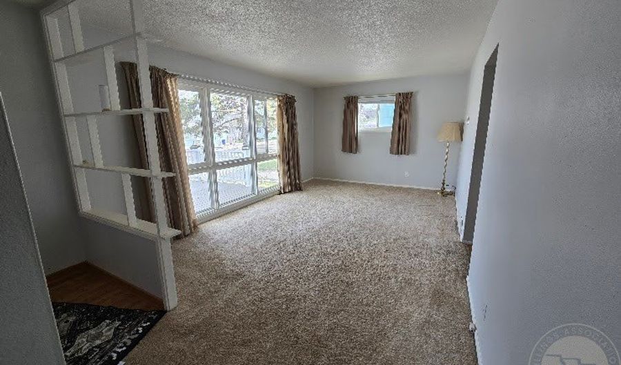 705 S 5th St W, Baker, MT 59313 - 5 Beds, 2 Bath