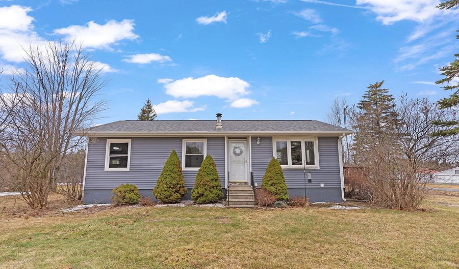 9 Reservoir Rd, Altamont, NY 12009 - 3 Beds, 1 Bath