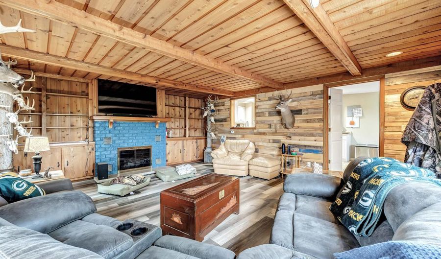 1529 CLARK St, Algoma, WI 54201 - 3 Beds, 2 Bath