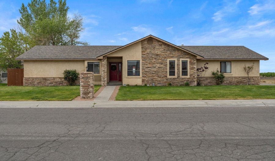 1346 Blue Sage Dr, Fallon, NV 89406 - 4 Beds, 3 Bath