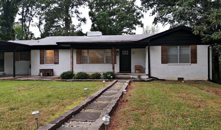 6 Pinewood Dr, Arkadelphia, AR 71923 - 4 Beds, 3 Bath