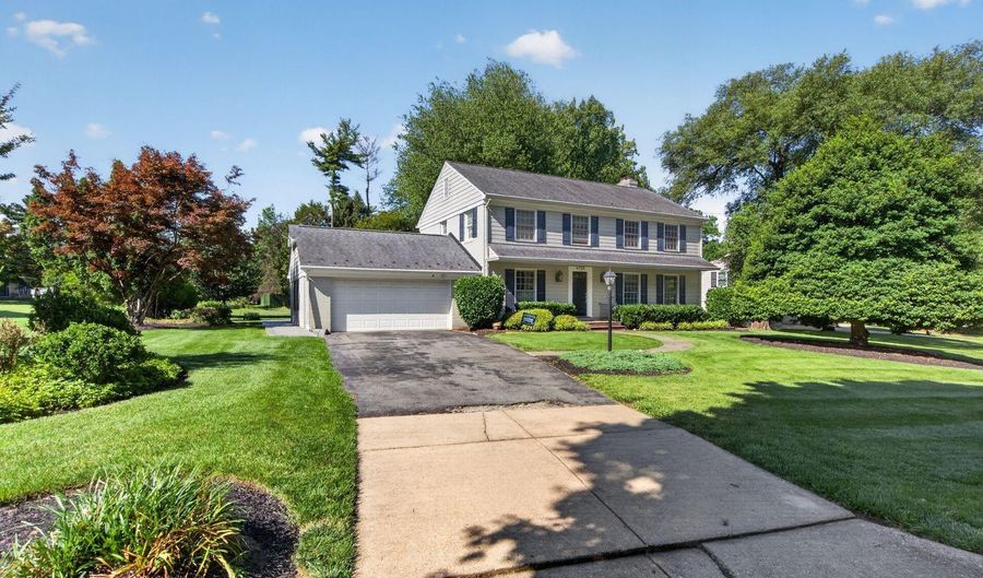6720 NEWBOLD Dr, Bethesda, MD 20817 - 3 Beds, 5 Bath