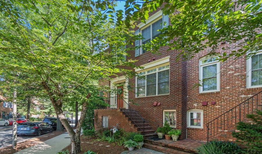 727 N VERMONT St, Arlington, VA 22203 - 3 Beds, 5 Bath