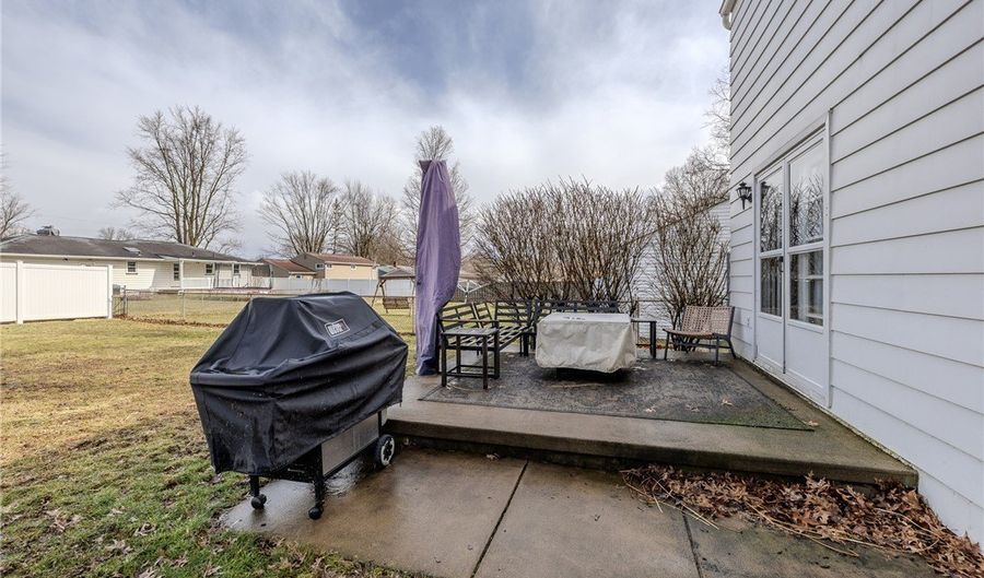 3852 Edinburgh, Austintown, OH 44511 - 4 Beds, 2 Bath