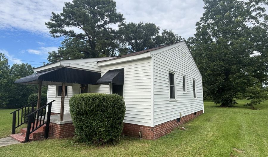 4281 Martin Luther King Jr St, Ayden, NC 28513 - 2 Beds, 1 Bath