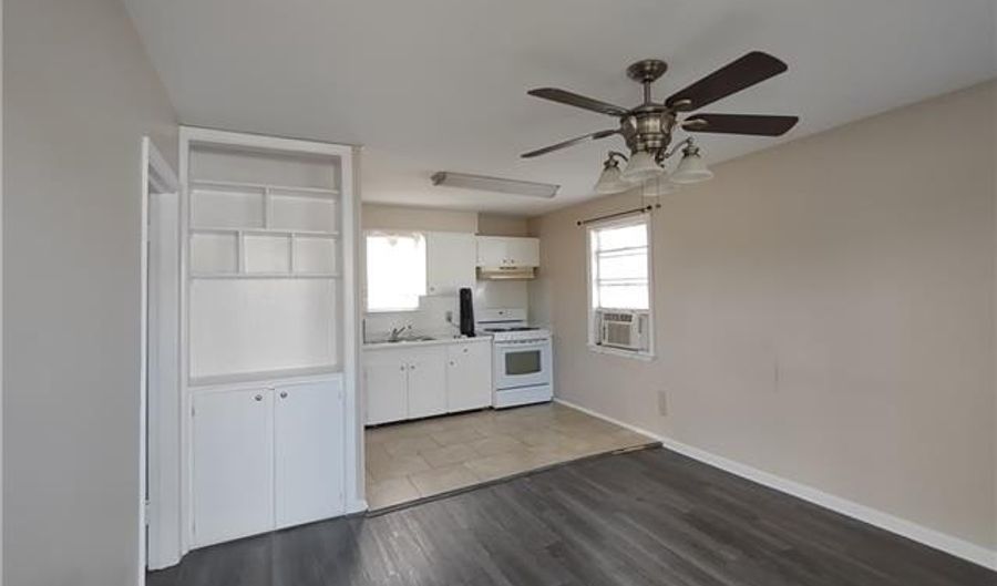 118 YORKE St A, Belle Chasse, LA 70037 - 1 Beds, 1 Bath