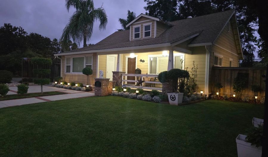 1127 E Grand Ave, Escondido, CA 92025 - 2 Beds, 1 Bath