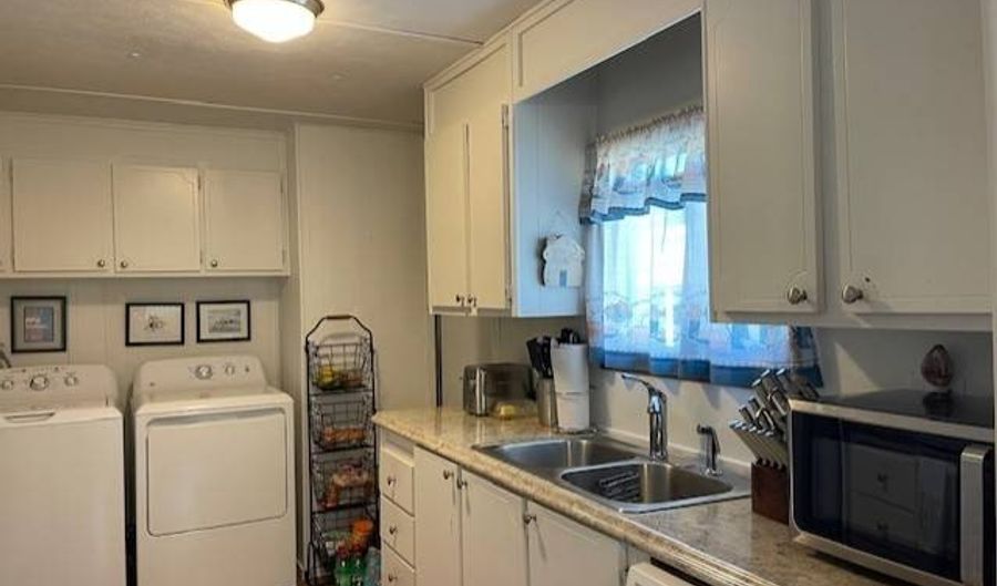 4424 SE ROETHE Rd 8, Milwaukie, OR 97267 - 2 Beds, 1 Bath