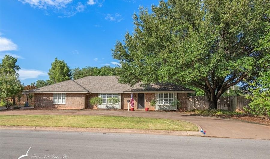 3818 High Meadows Dr, Abilene, TX 79605 - 4 Beds, 3 Bath