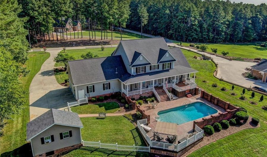 746 Caswell Pines Clubhouse D Dr, Blanch, NC 27212 - 4 Beds, 3 Bath
