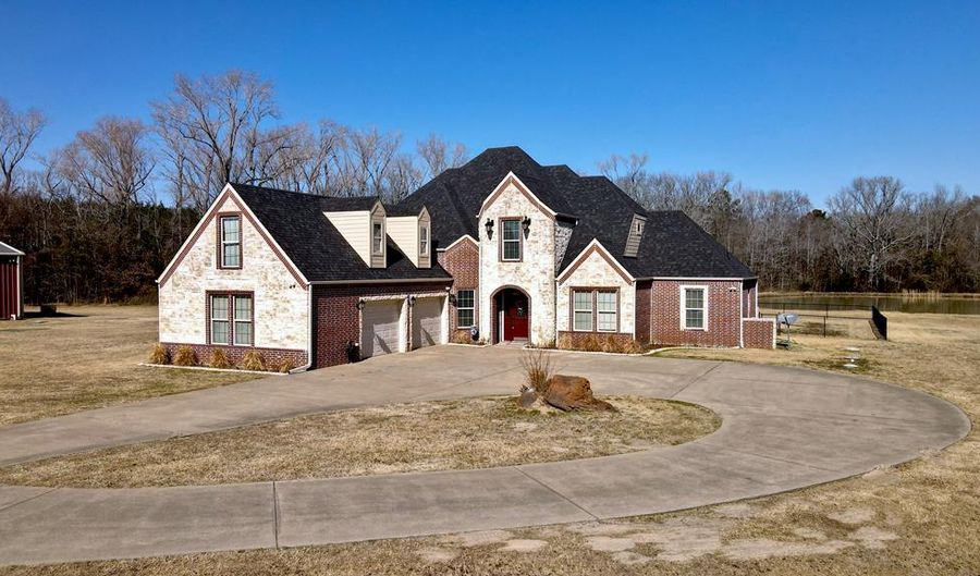 8901 State HWY 31 E, Murchison, TX 75778 - 4 Beds, 4 Bath