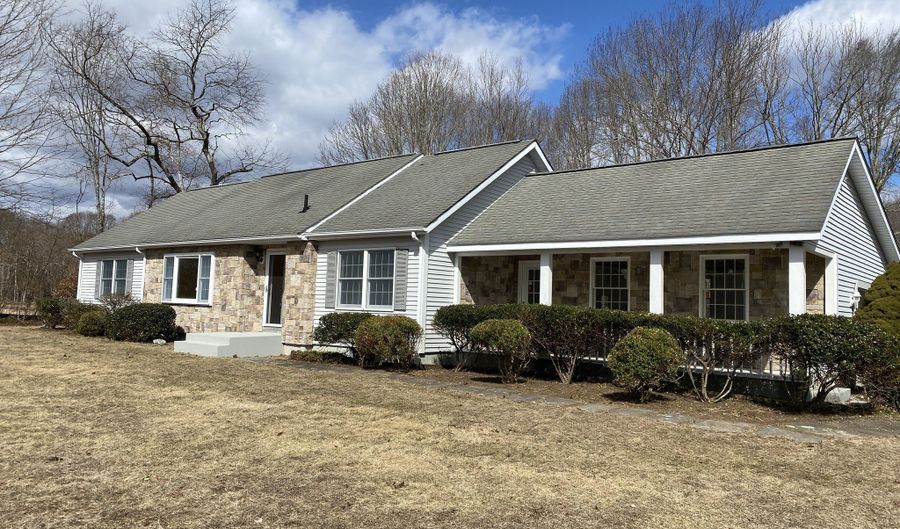 1 Lantern Ct 1, Clinton, CT 06413 - 3 Beds, 2 Bath