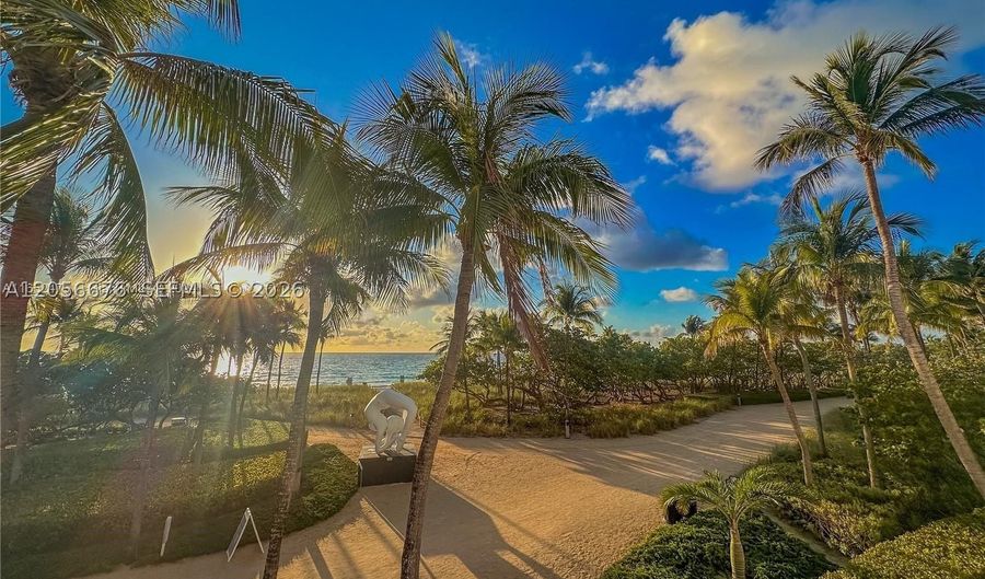 10275 Collins Ave 316, Bal Harbour, FL 33154 - 1 Beds, 2 Bath
