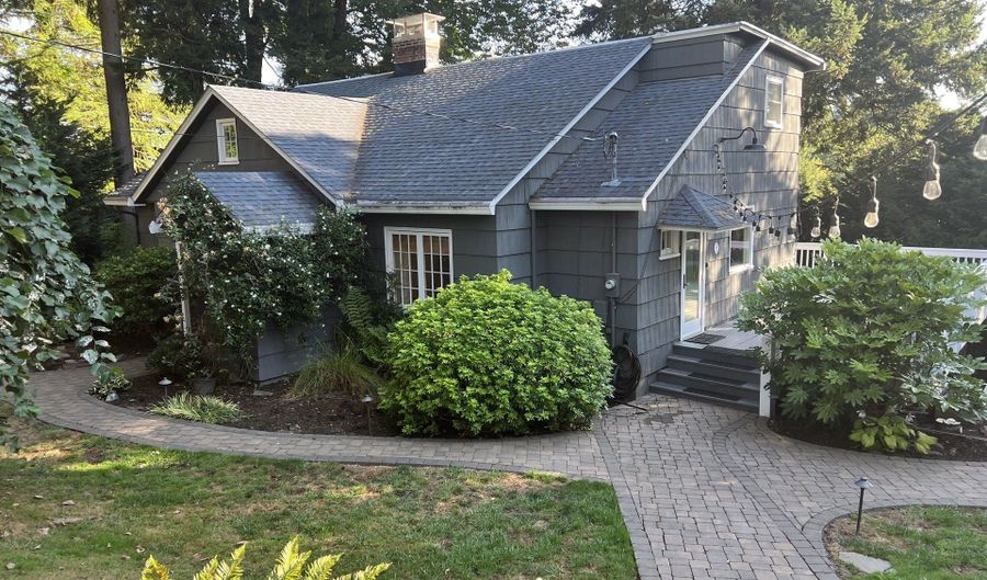 2600 SE LAKEWOOD Dr, Milwaukie, OR 97222 - 5 Beds, 4 Bath