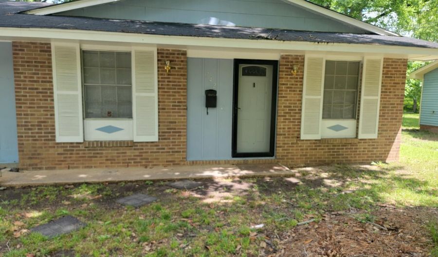 742 Benning Rd, Jackson, MS 39206 - 3 Beds, 2 Bath