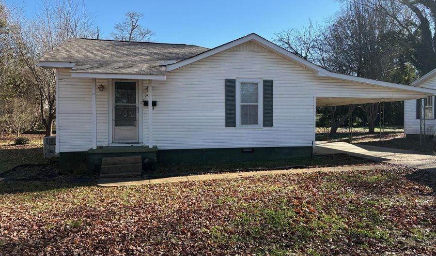 309 Shaw St, Athens, AL 35611 - 2 Beds, 1 Bath
