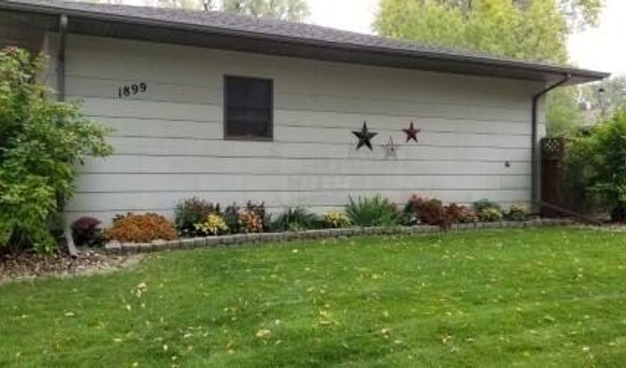 1899 Eisenhower Cir, Aberdeen, SD 57401 - 6 Beds, 3 Bath