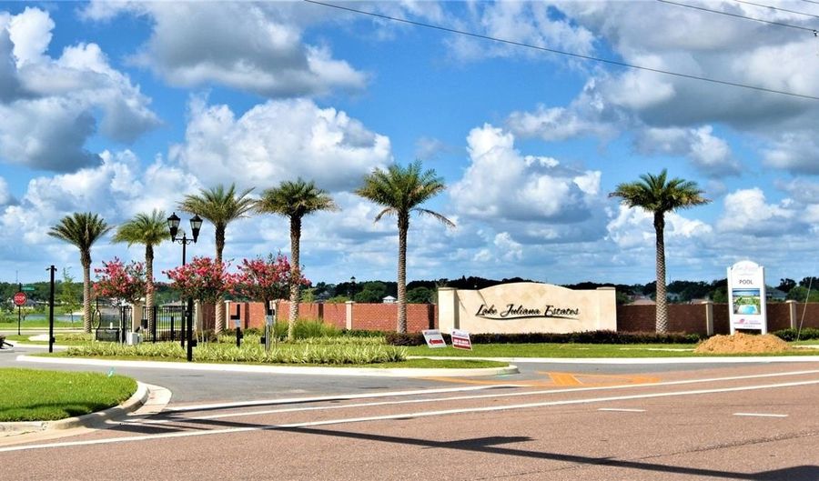 5415 WATERSIDE Dr, Auburndale, FL 33823 - 4 Beds, 3 Bath