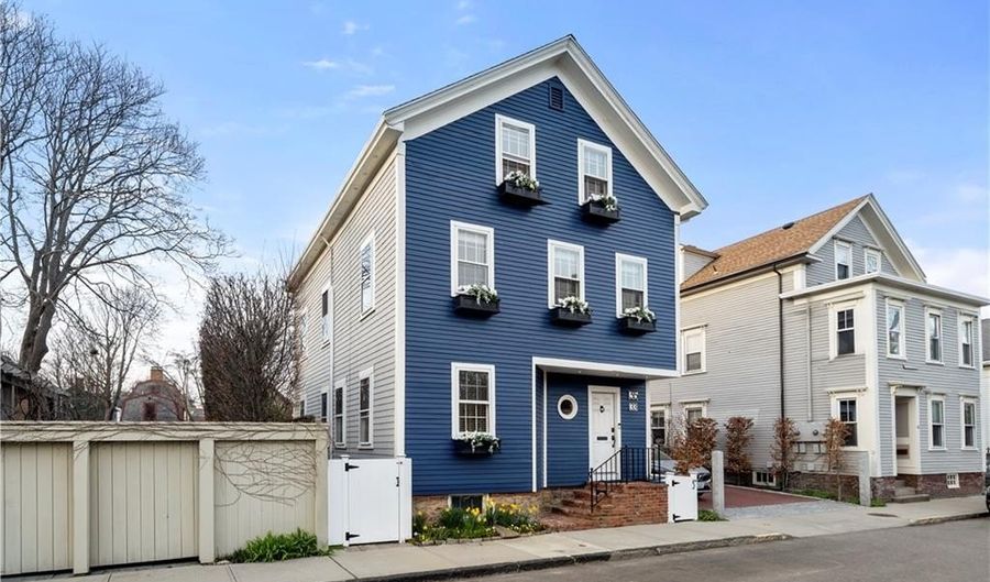 33 Marsh St, Newport, RI 02840 - 2 Beds, 1 Bath
