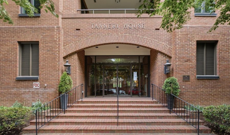 601 WILKES St 301, Alexandria, VA 22314 - 2 Beds, 2 Bath