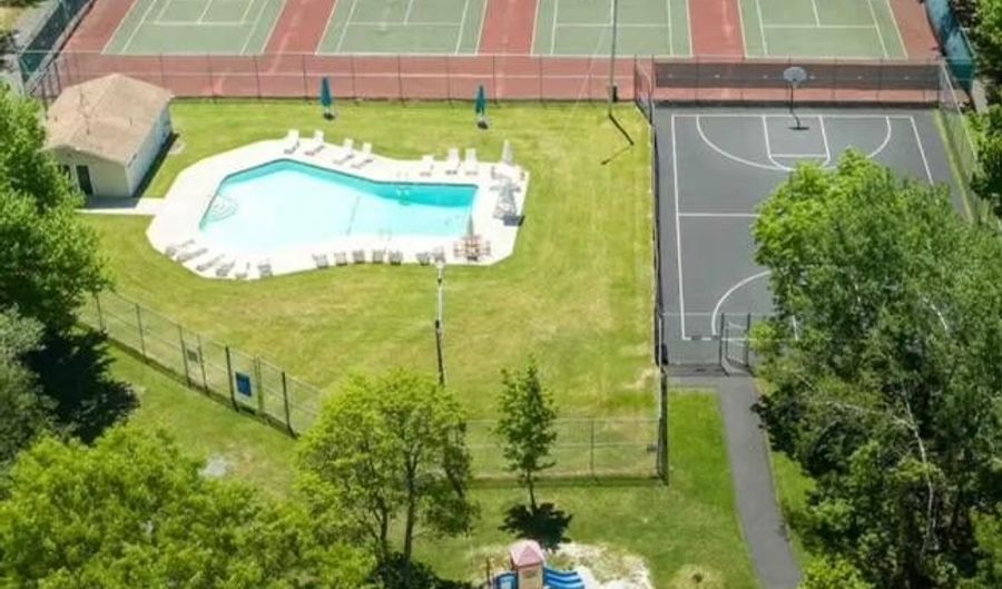175 Winding Way, Albrightsville, PA 18210 - 5 Beds, 3 Bath