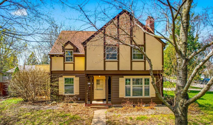 1027 Cedar Ave, Albert Lea, MN 56007 - 3 Beds, 3 Bath