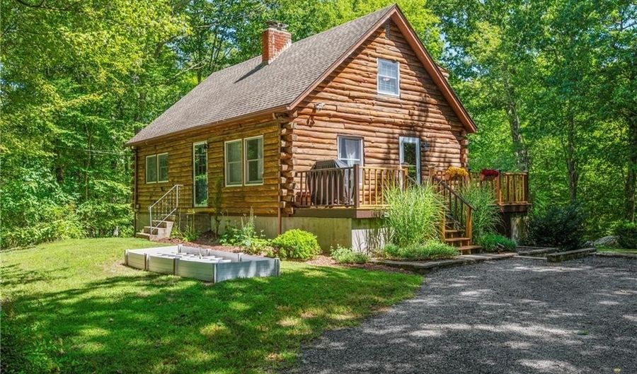 450 Franklin Rd, Coventry, RI 02816 - 3 Beds, 1 Bath