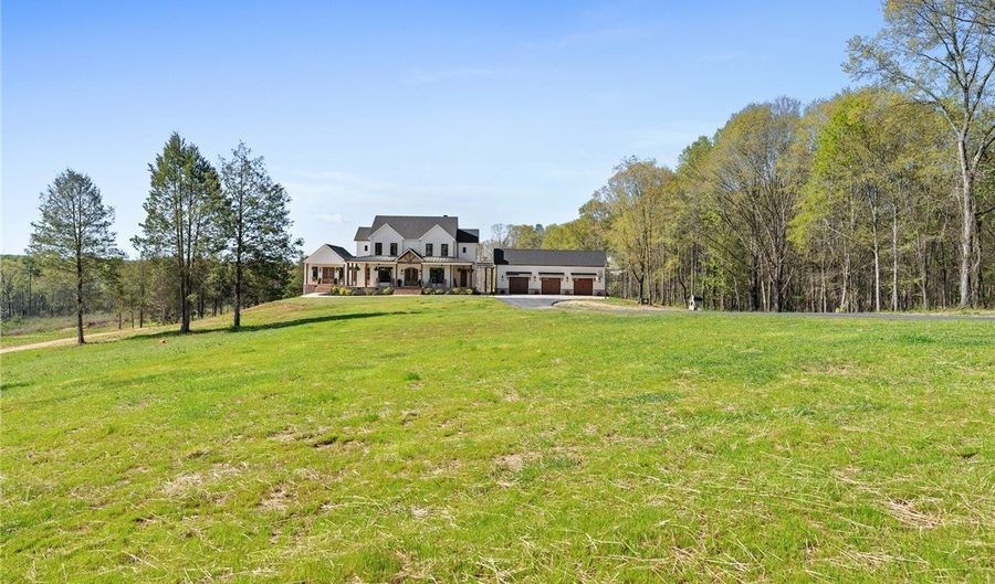 150 Smith Motors Dr, Belton, SC 29627 - 5 Beds, 5 Bath