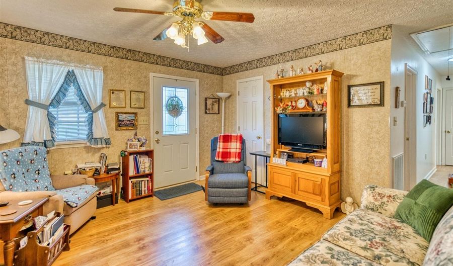 120 Circle Dr, Auburn, KY 42206 - 3 Beds, 2 Bath