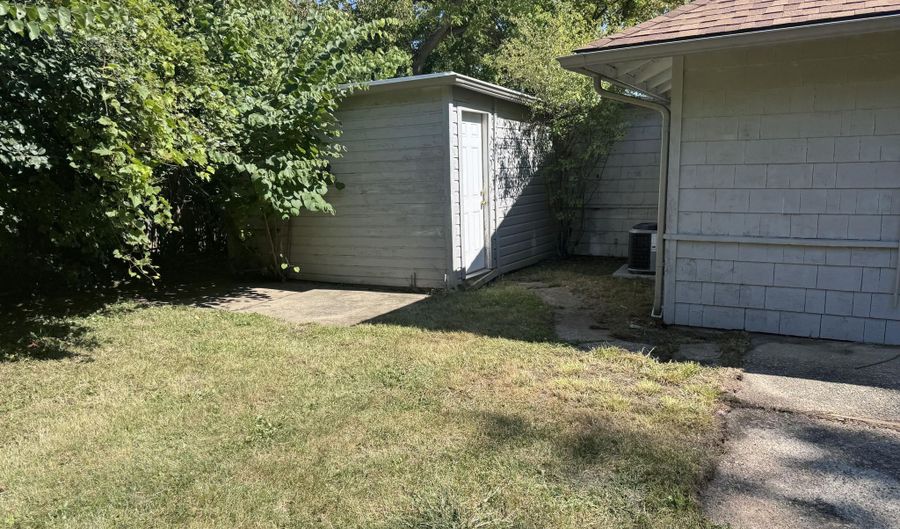 2310 Pinecrest Ave, Ann Arbor, MI 48104 - 4 Beds, 1 Bath