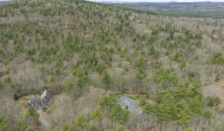 9 Maxwell Dr, Brookline, NH 03033 - 3 Beds, 3 Bath