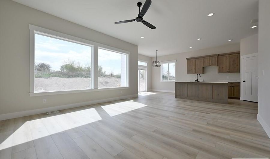 3179 Roundup Ln, Ammon, ID 83406 - 3 Beds, 2 Bath