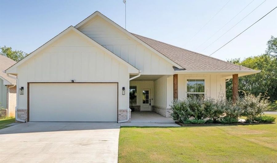 124 W 5th St, Arcadia, OK 73007 - 4 Beds, 2 Bath