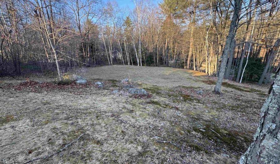 8 Colburn Rd, Brookline, NH 03033 - 6 Beds, 4 Bath