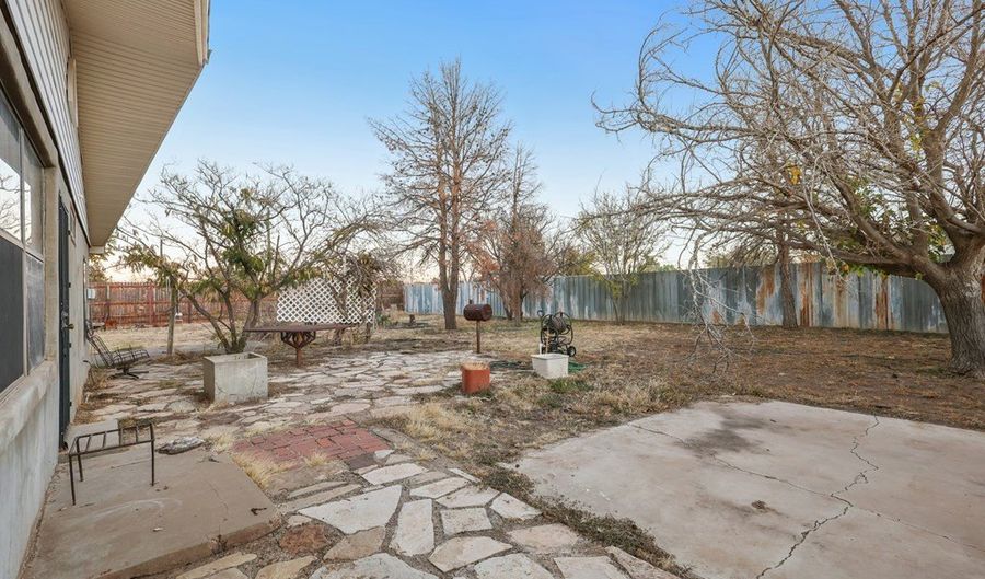 1006 E Ave I, Alpine, TX 79830 - 4 Beds, 2 Bath