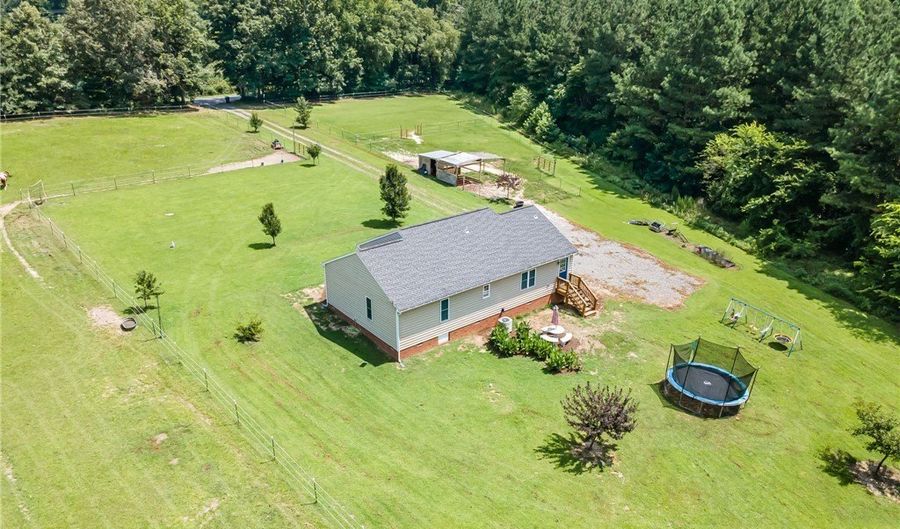 2118 Dorrell Rd, Aylett, VA 23009 - 3 Beds, 2 Bath