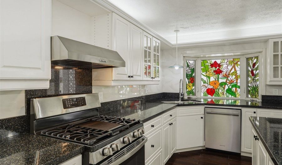 47-544 Hakuhale St, Kaneohe, HI 96744 - 11 Beds, 9 Bath