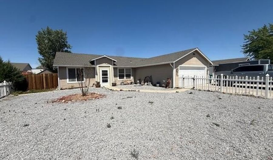 512 Darren Way, Fernley, NV 89408 - 3 Beds, 2 Bath