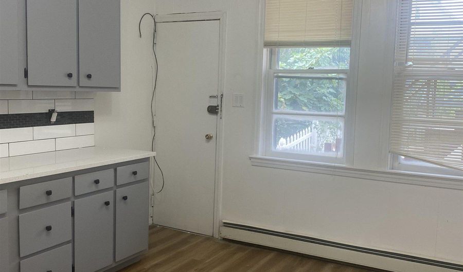 122 W 20TH St, Bayonne, NJ 07002 - 3 Beds, 1 Bath